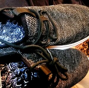 NEW AVIA MEMORY FOAM SNEAKERS